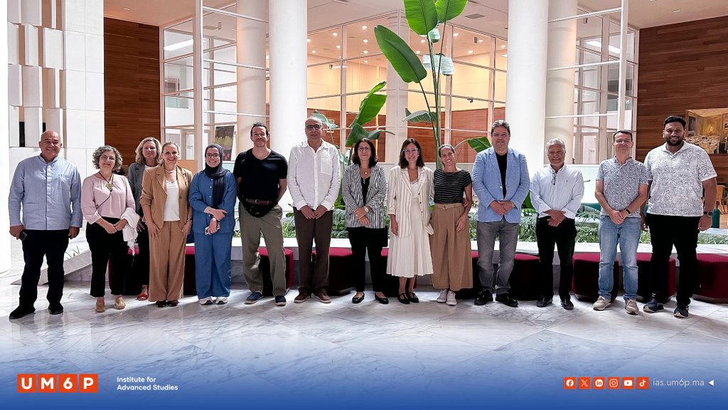 From Caftans to Warehouses: An Anthropology of Circulations and Knowledge3